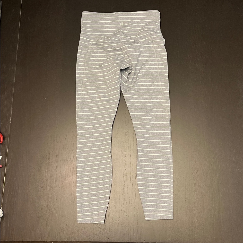 EUC Women’s Athleta XS Stripe Salutation 7/8 Tight - Picture 4 of 8